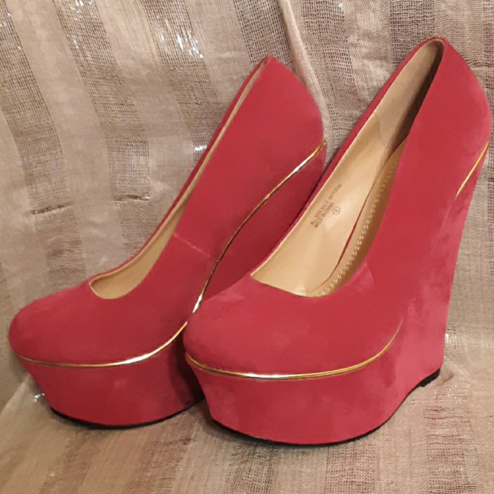 Bumper size 8 Hot Pink Wedge Heels